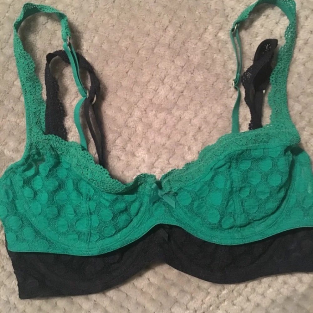 34b gilly Hicks wire bras